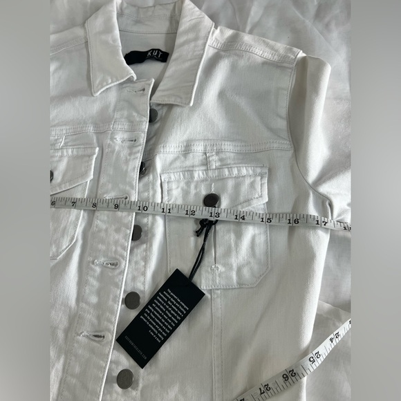 Kut from the Kloth Kara Fray Hem White Denim Jacket Size Small NWT - Picture 9 of 12